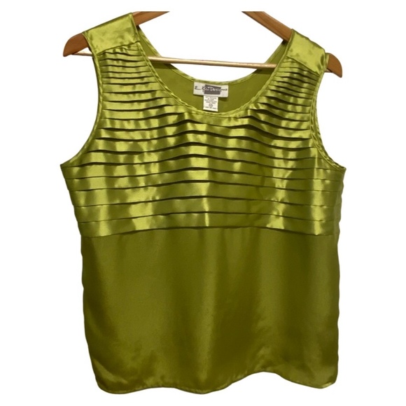 Green Sleeveless Top with Pleated Front Size 12 - Picture 1 of 5